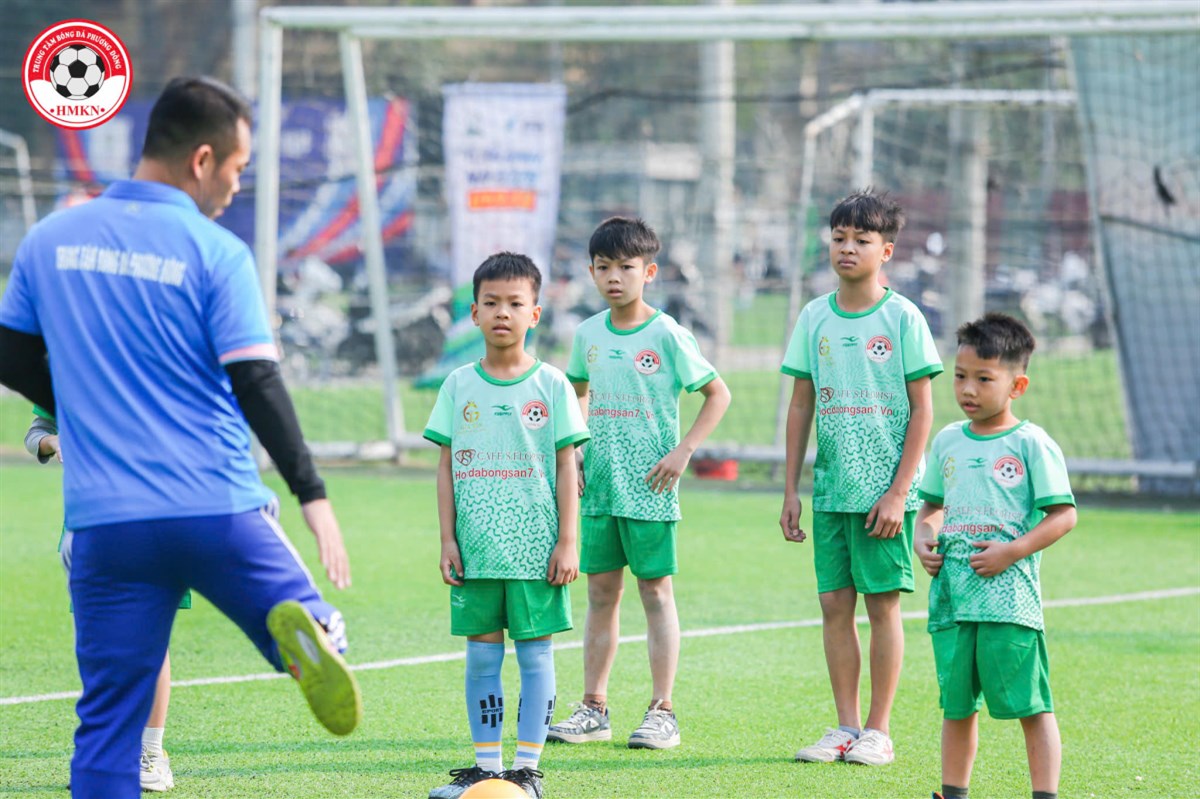 Khai Giảng Lớp Bóng Đá Trẻ Em – Trung Tâm Bóng Đá Cộng Đồng Phương Đông